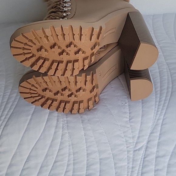 Woman's Pelica Faux Fur Block Heel Booties - Picture 6 of 7